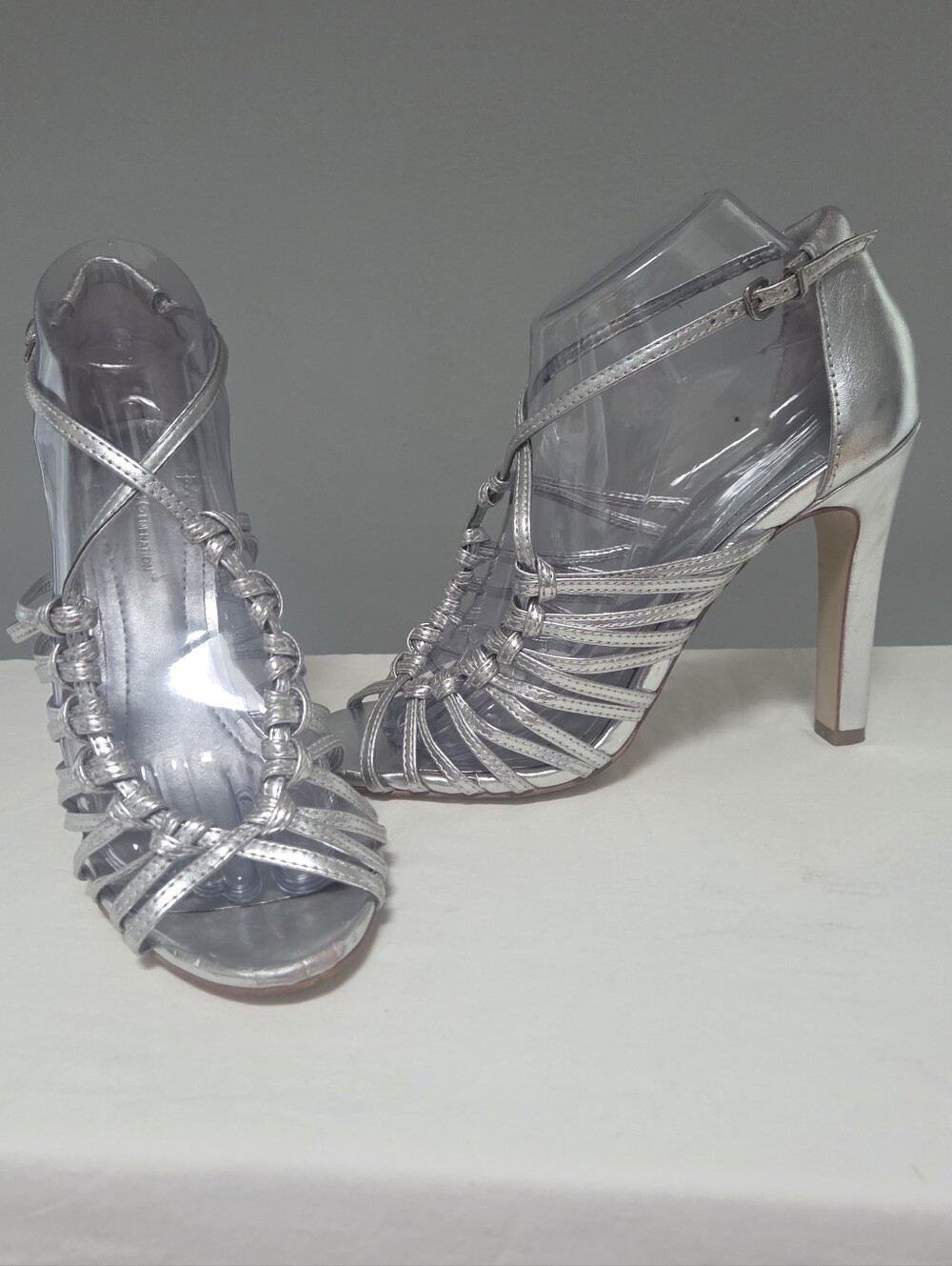 New BCBG Generation *PEETIE* Strappy Sandal Pump Peep Toe ~Silver *9/39